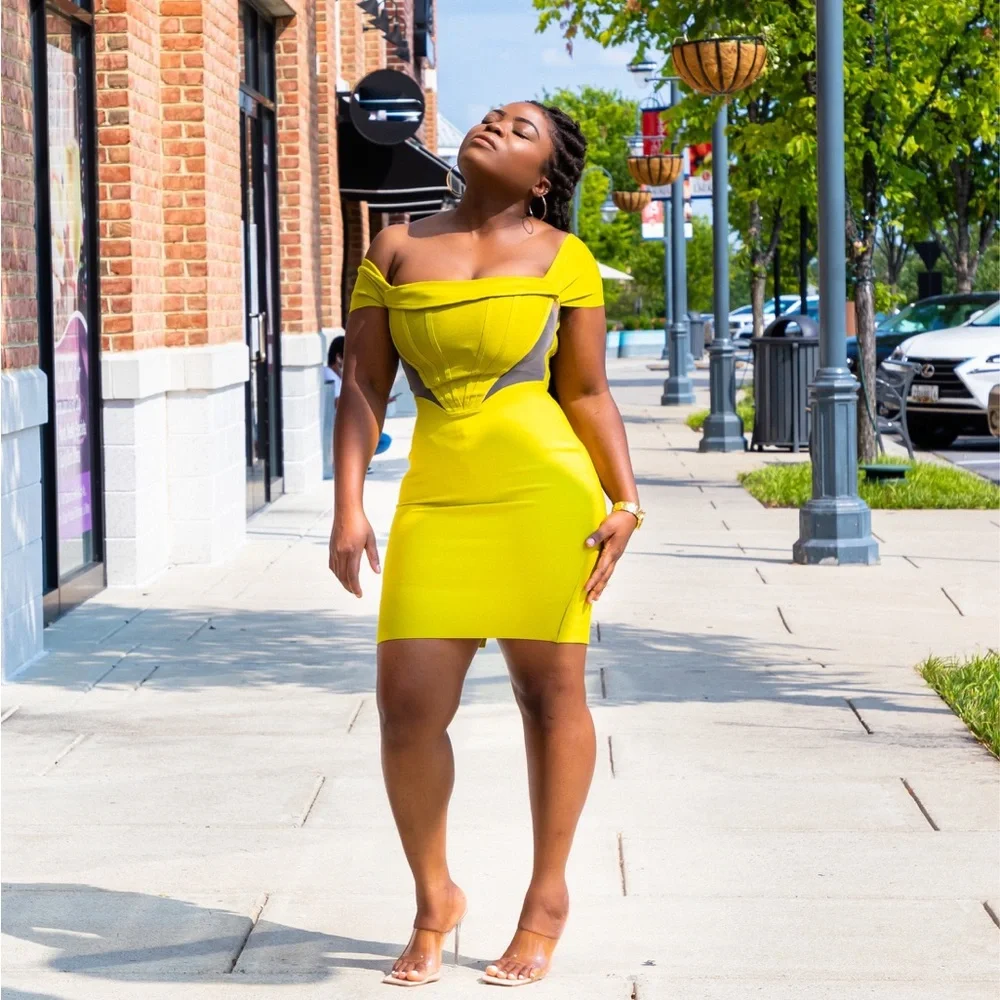 Elegant Backless Off-Shoulder Dress in Yellow - Picture 9 of 9